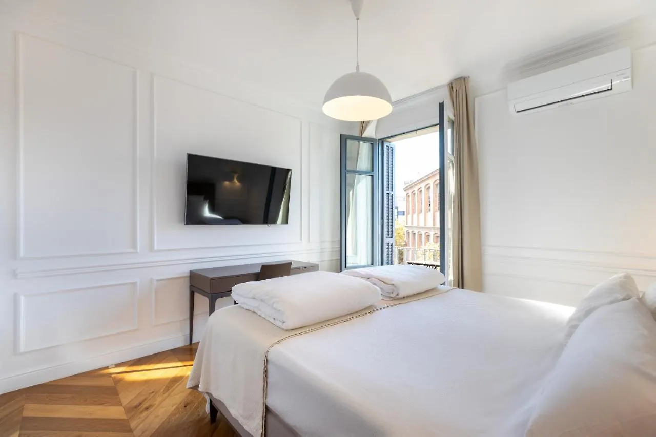 Majestic 4Br/4Bath Apartment In Sagrada Familia Area Barcelona