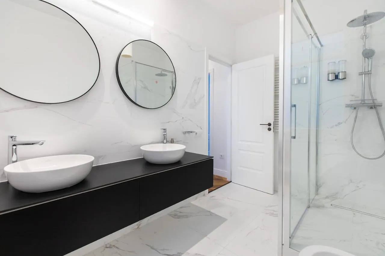 Majestic 4Br/4Bath Apartment In Sagrada Familia Area Barcelona Spanien