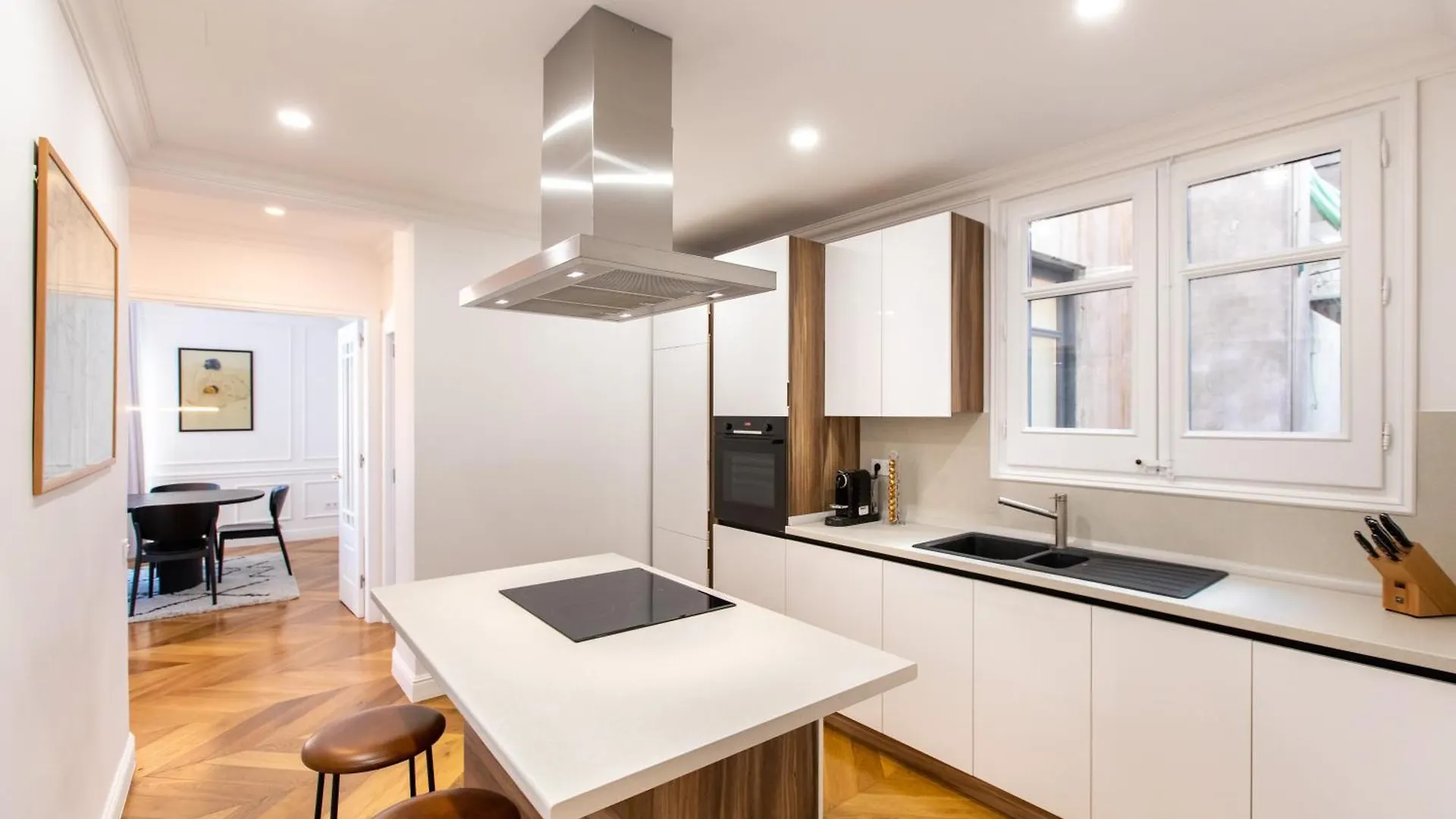 Majestic 4Br/4Bath Apartment In Sagrada Familia Area Barcelona Spanien