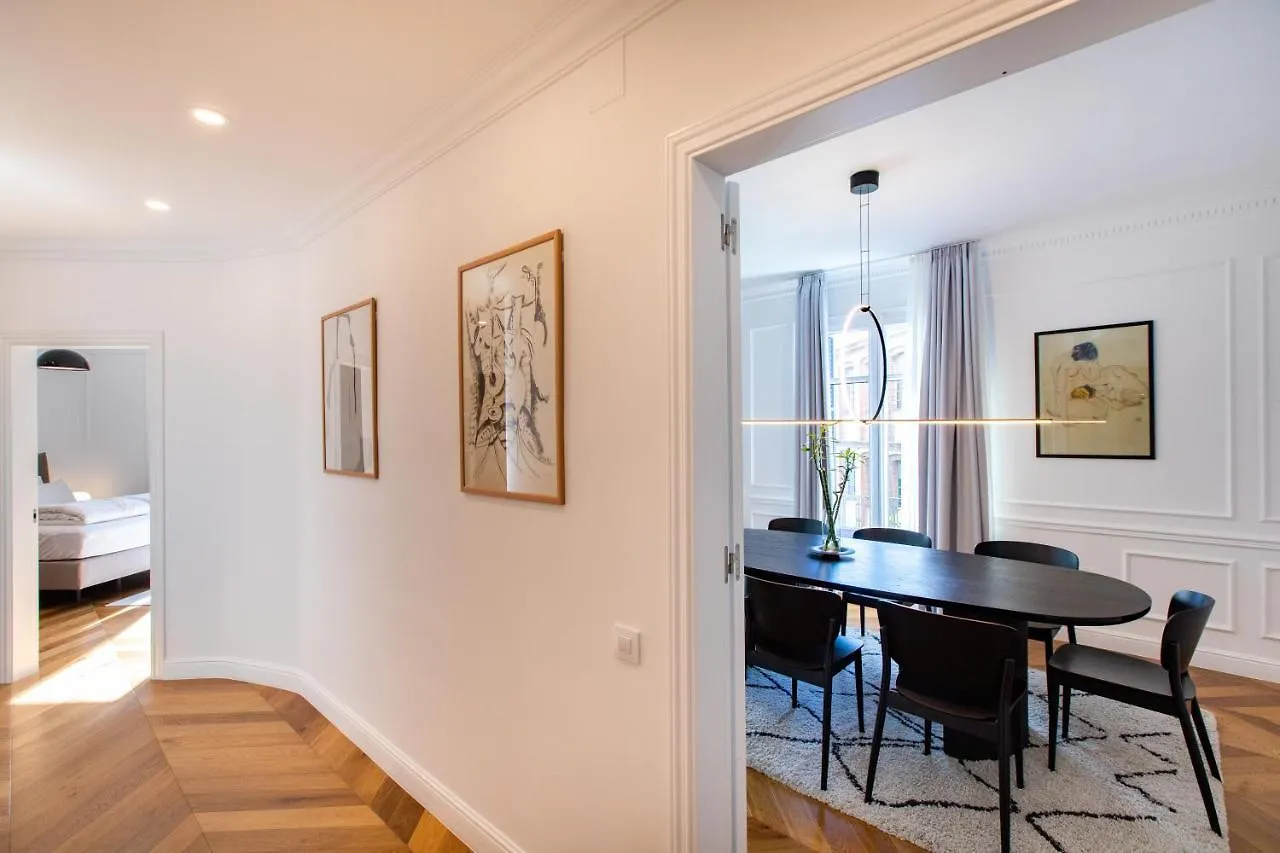Majestic 4Br/4Bath Apartment In Sagrada Familia Area Barcelona Spanien