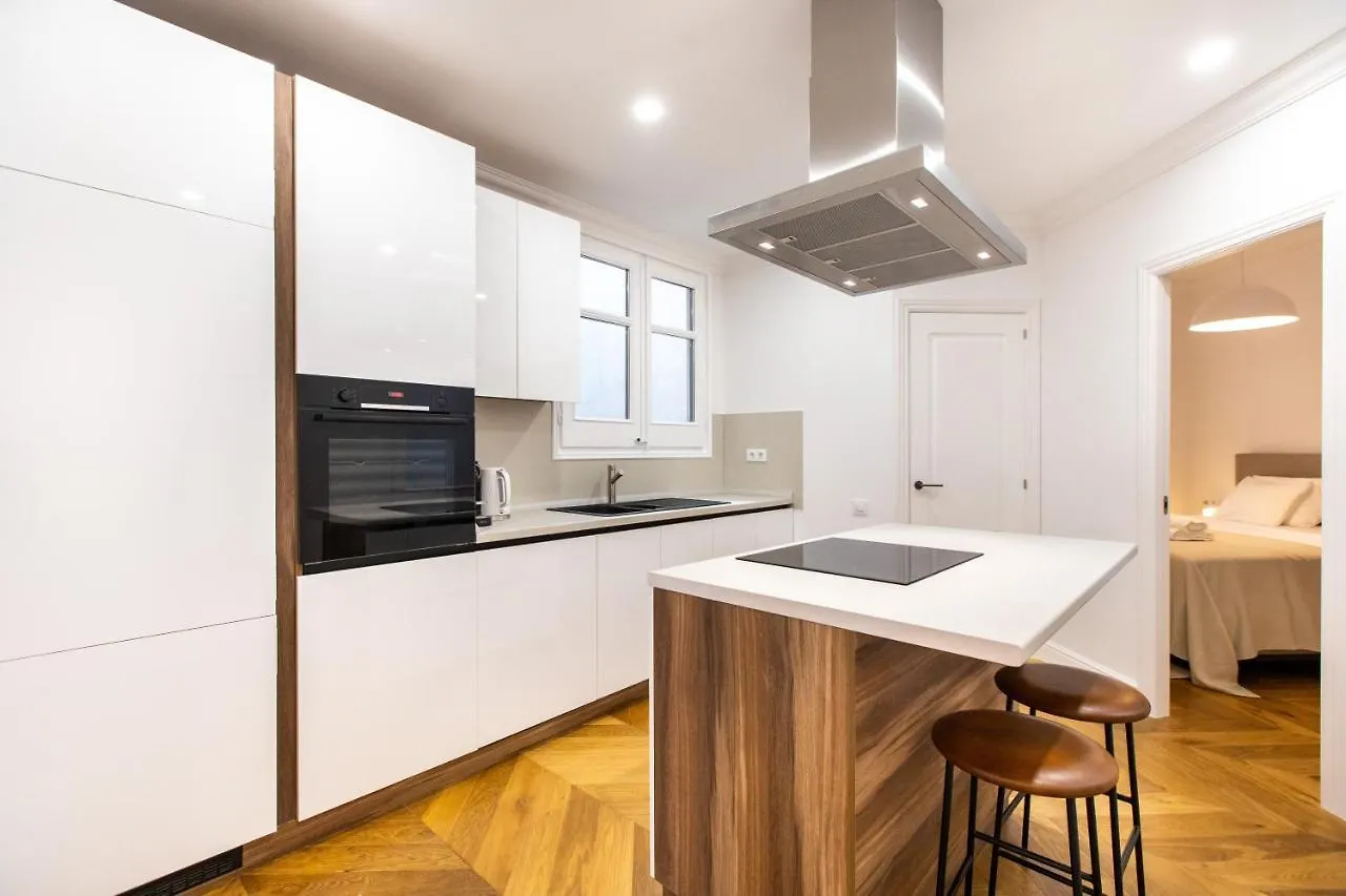 Majestic 4Br/4Bath Apartment In Sagrada Familia Area Barcelona Spanien